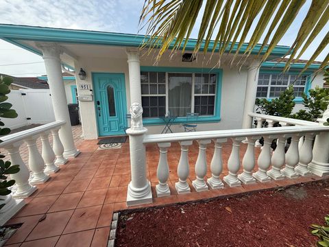 951 Green Street West Palm Beach FL 33405