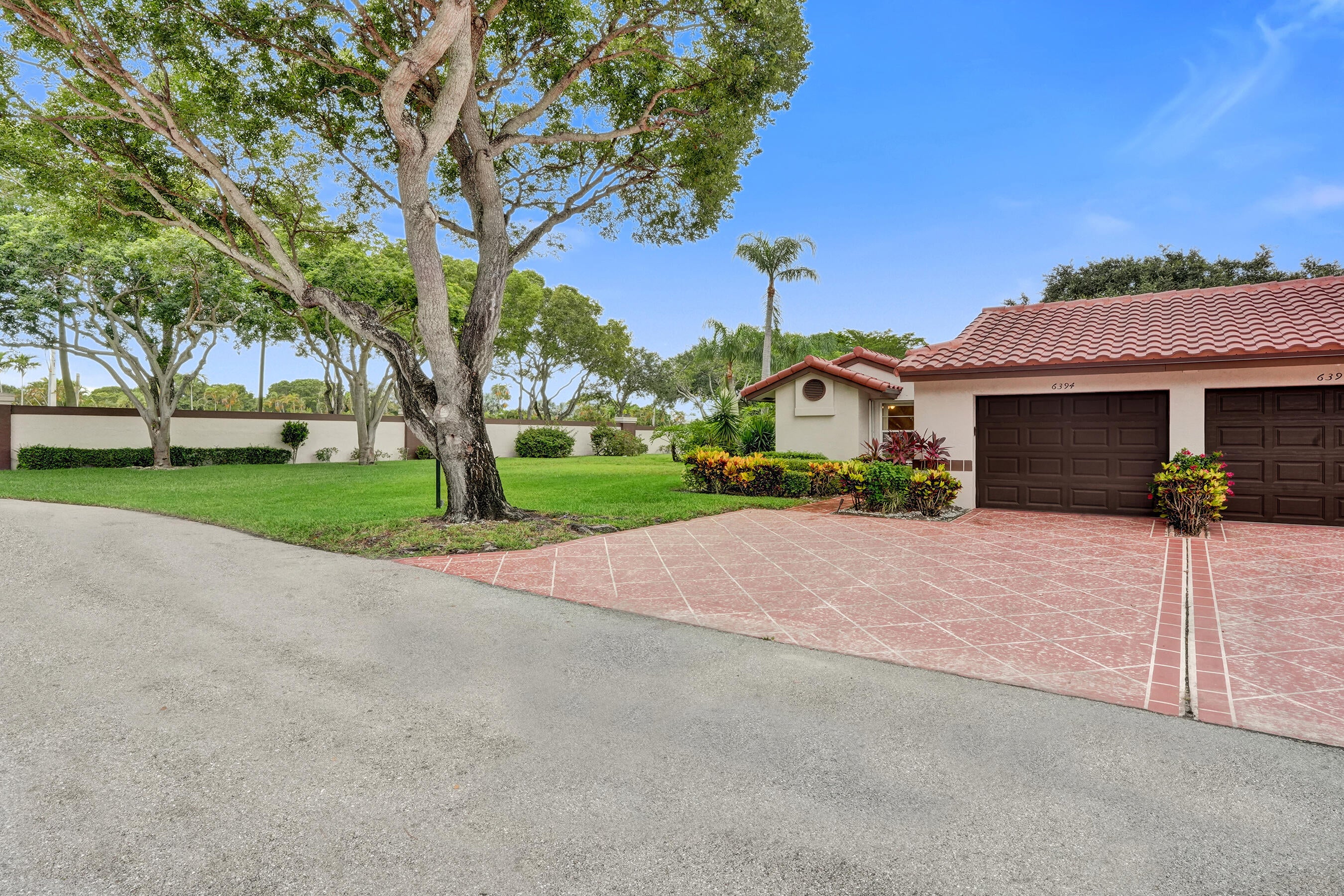 6394 POINTE PLEASANT Circle