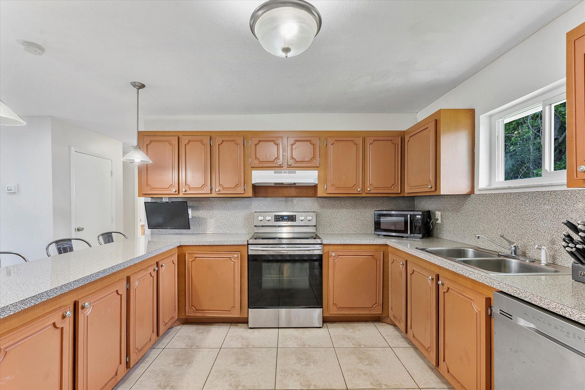 Forest Hills 72-47 B - Residential