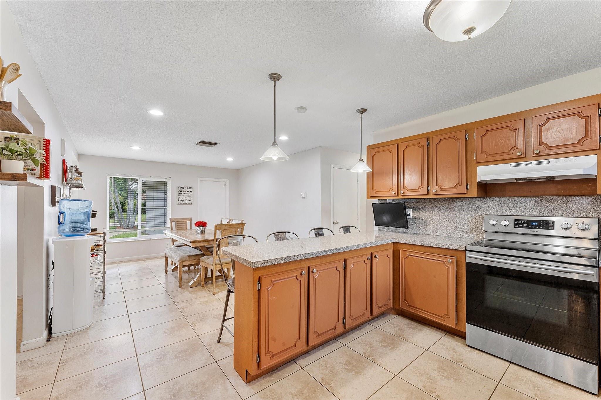 Forest Hills 72-47 B - Residential