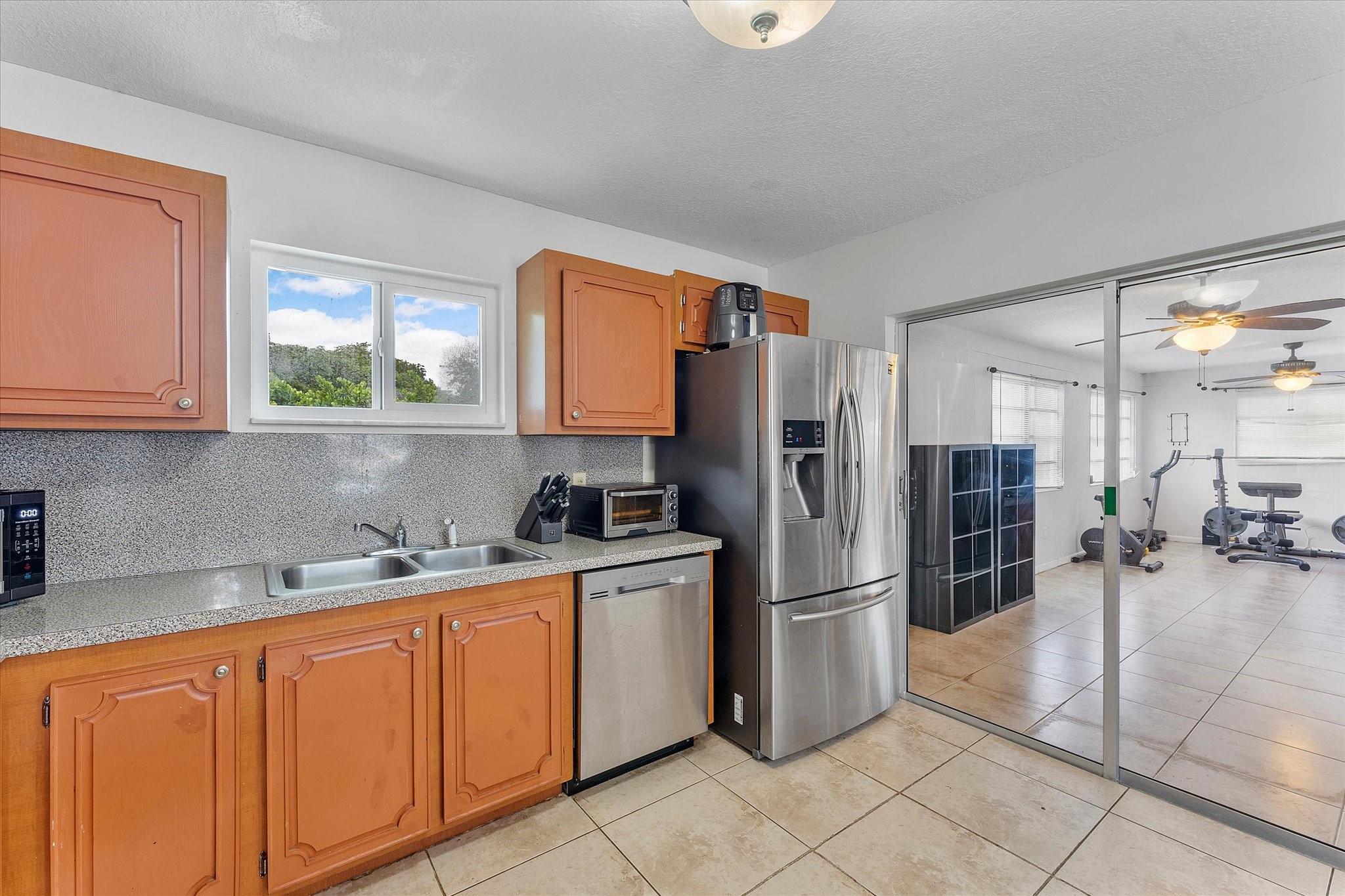 Forest Hills 72-47 B - Residential