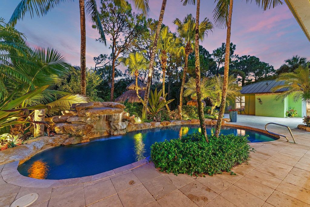 Photo of 15864 72nd Drive N, Palm Beach Gardens, FL 33418 (MLS # R11003589)