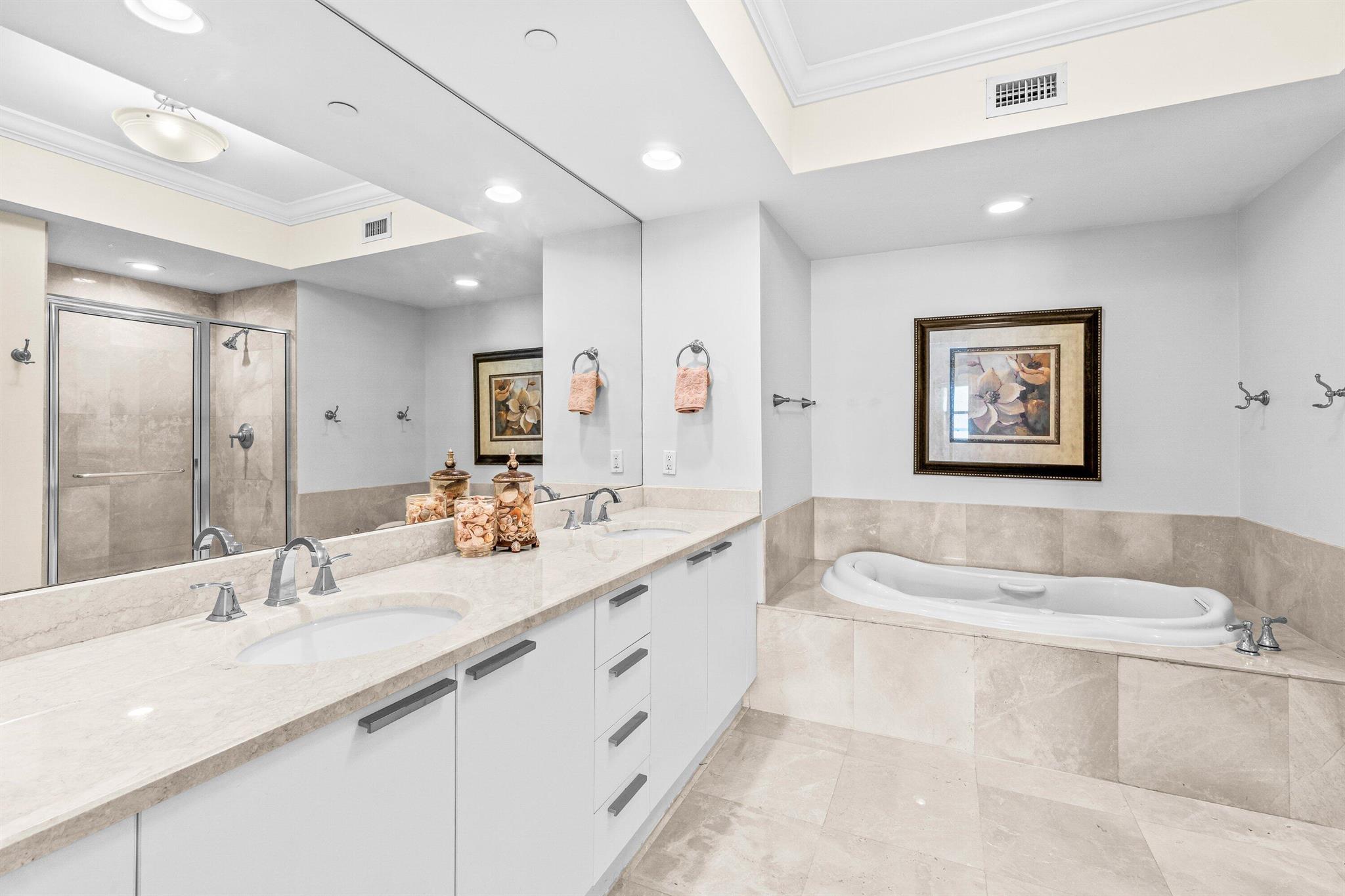 MARINA GRANDE RIVIERA BEA - Residential