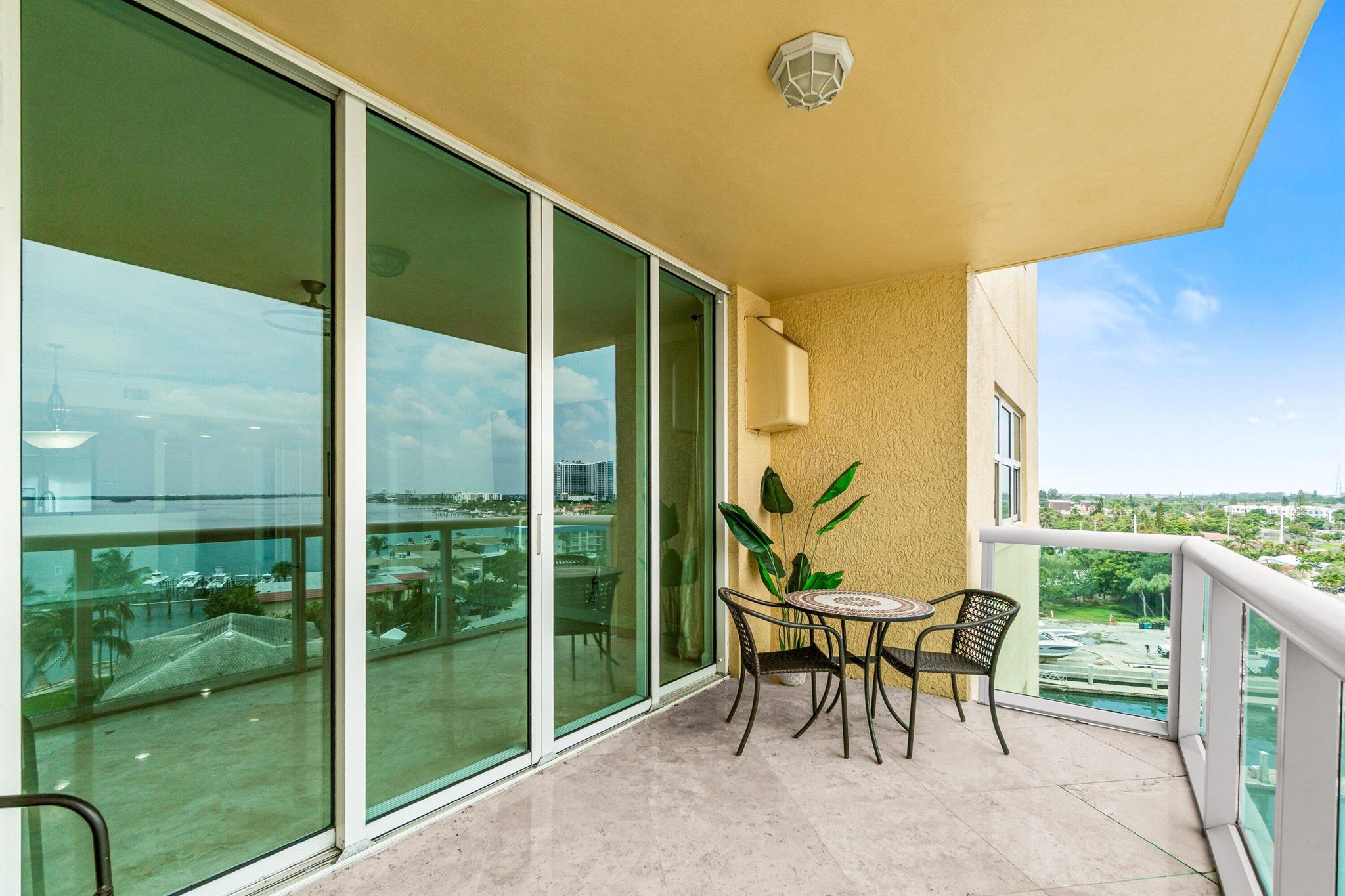 MARINA GRANDE RIVIERA BEA - Residential