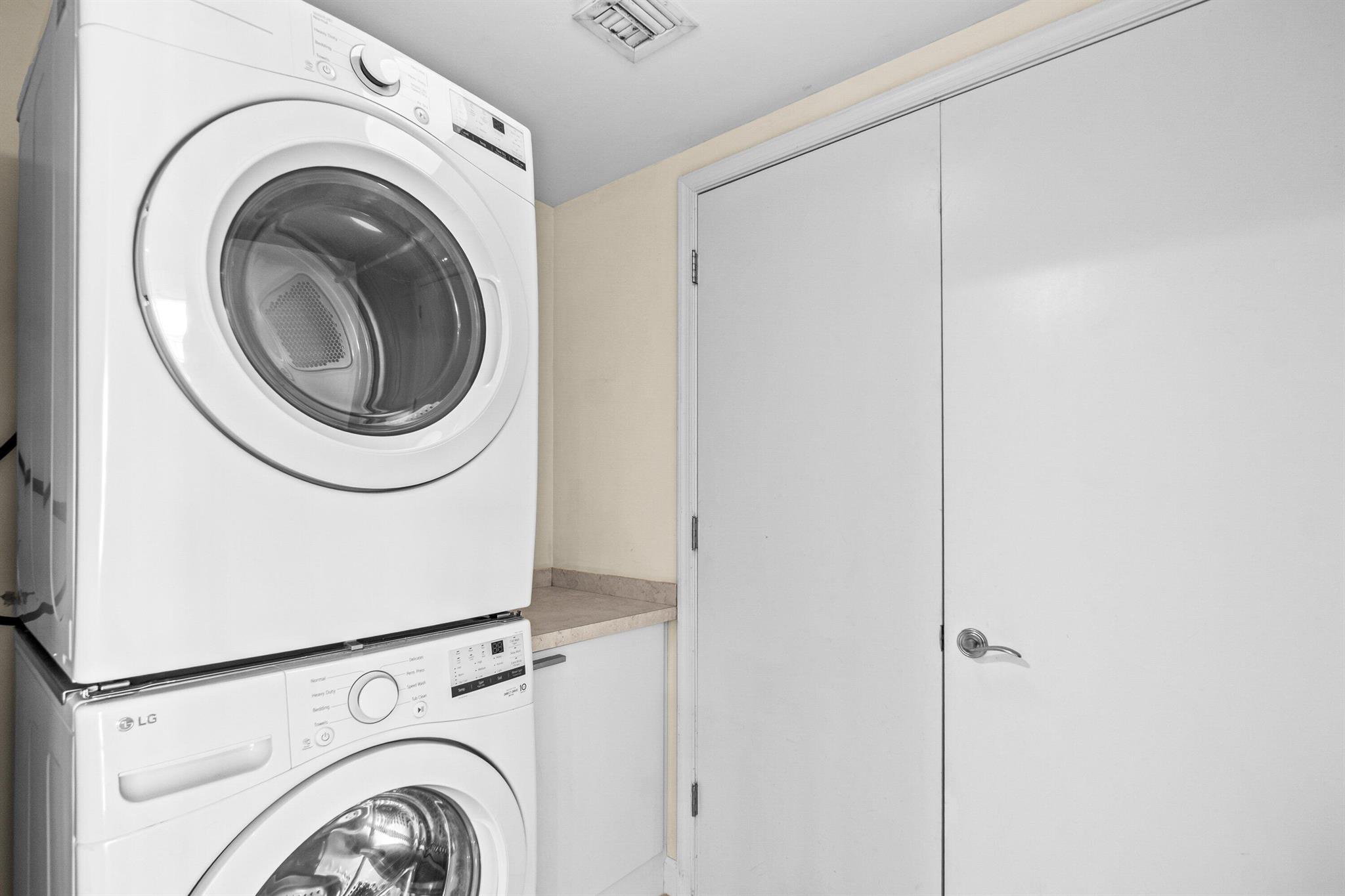 MARINA GRANDE RIVIERA BEA - Residential