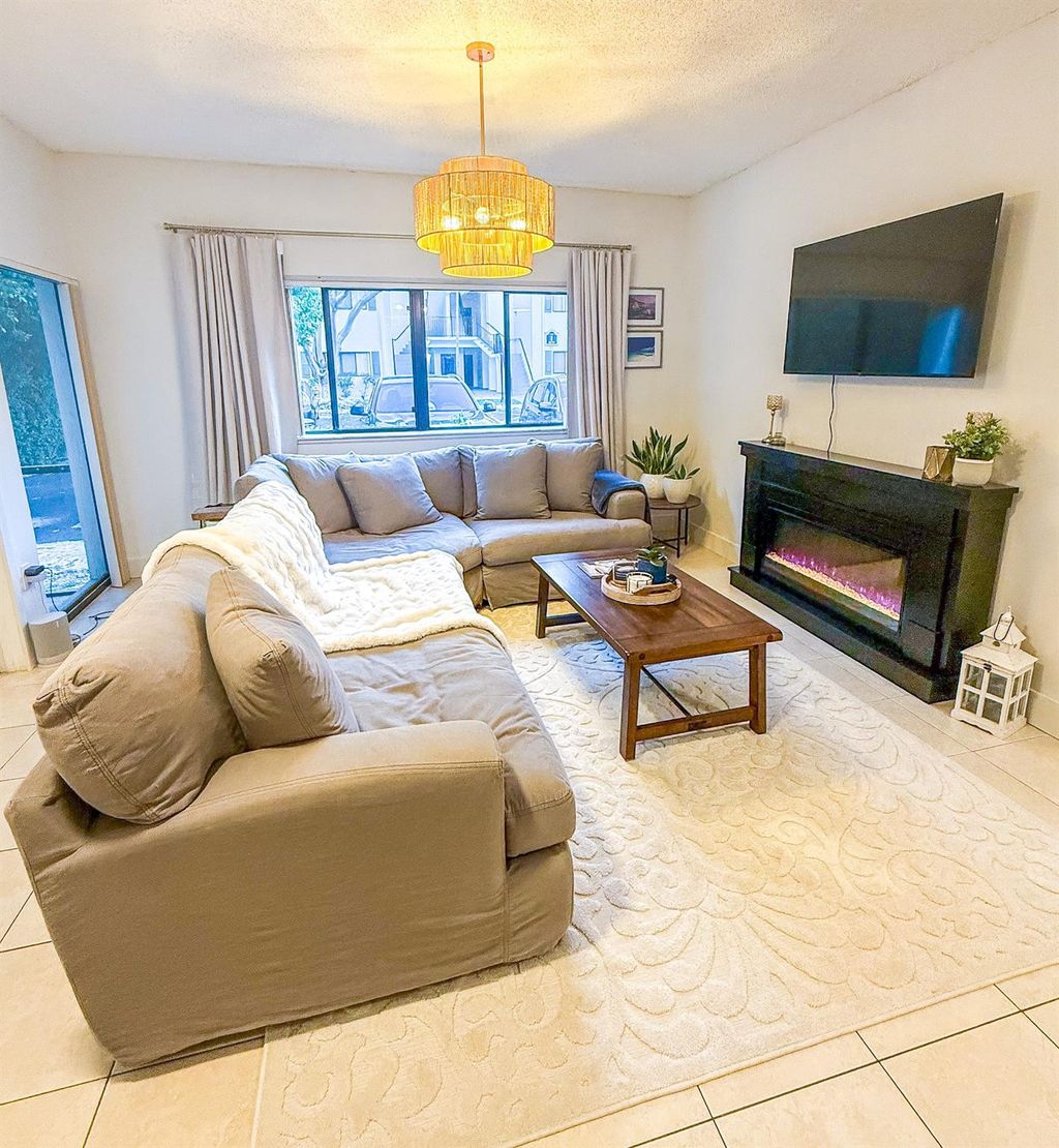 Photo of 2445 SW 18th Terrace #504, Fort Lauderdale, FL 33315 (MLS # F10550390)