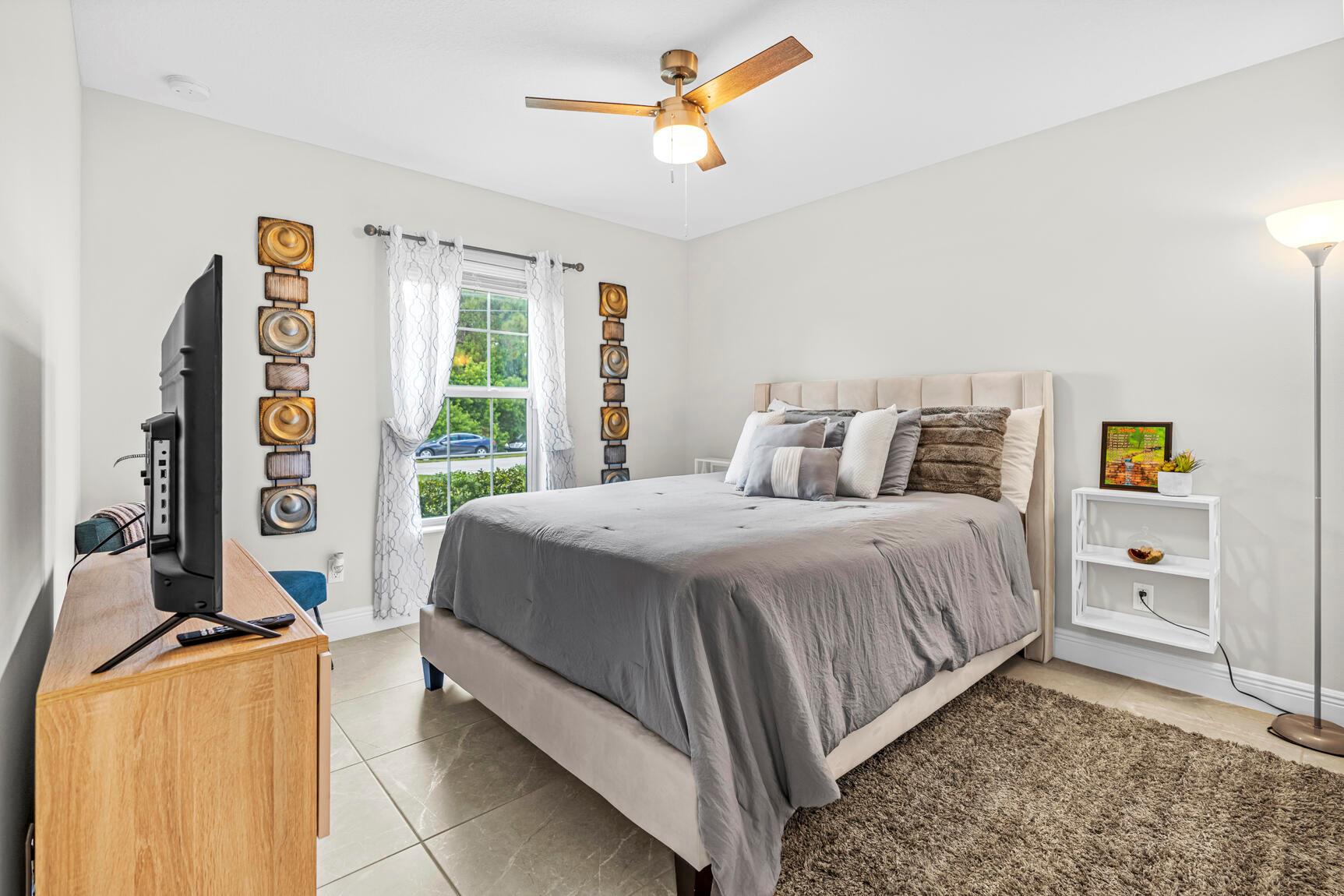 PORT ST LUCIE SECTION 33 - Residential