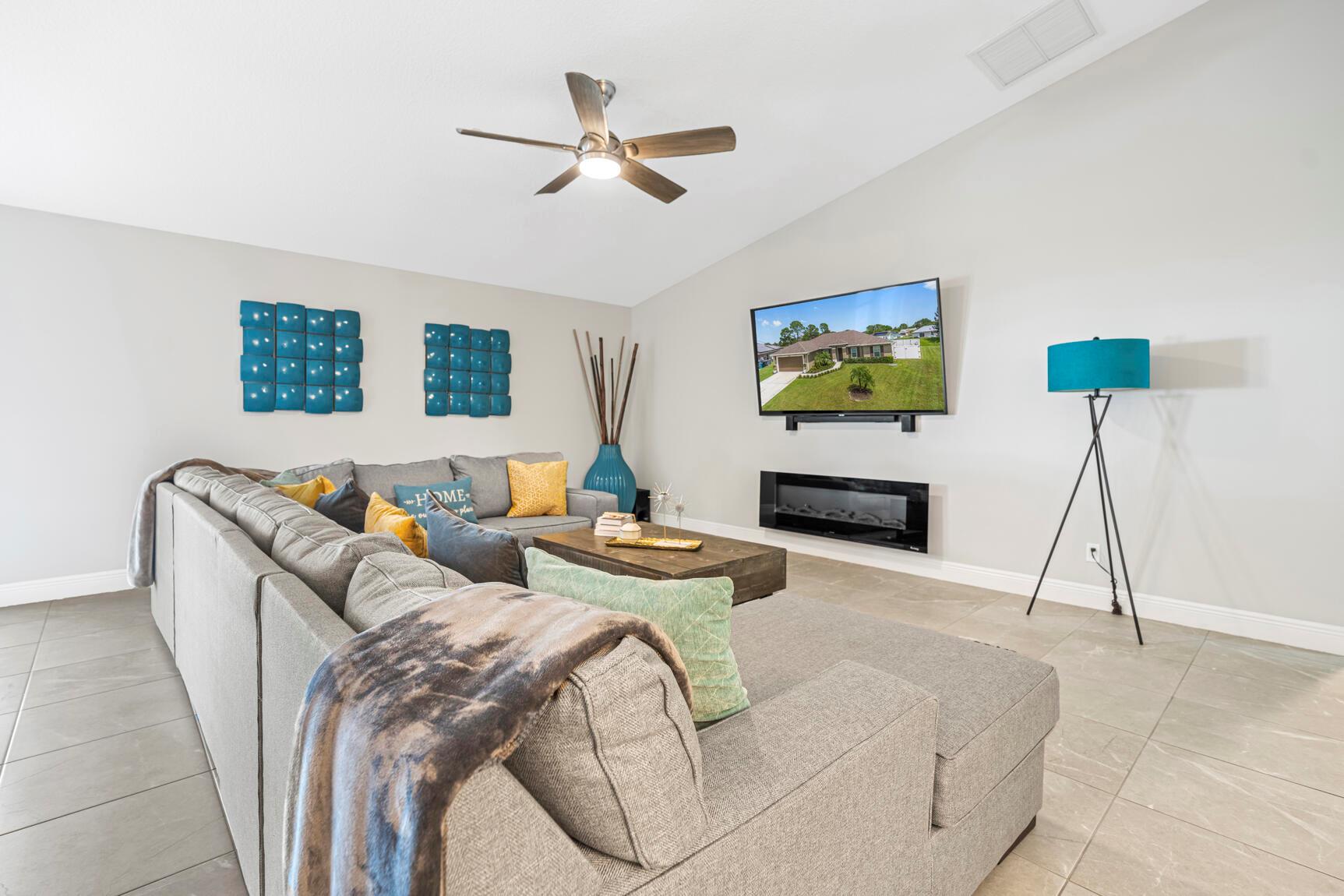 PORT ST LUCIE SECTION 33 - Residential