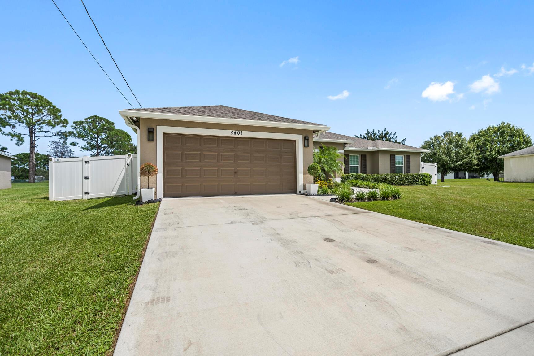 PORT ST LUCIE SECTION 33 - Residential