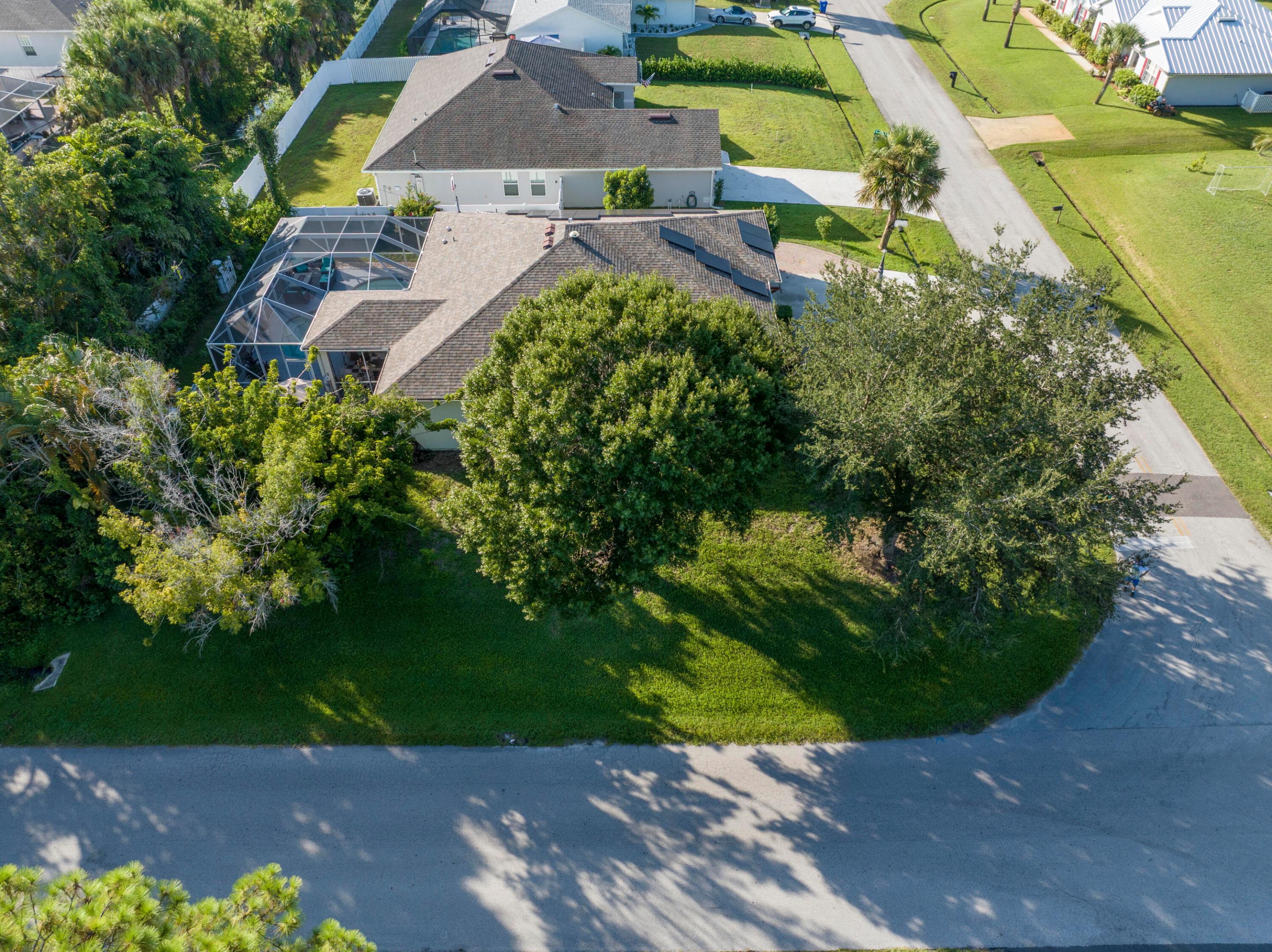 SEBASTIAN HIGHLANDS UNIT 10 - Residential