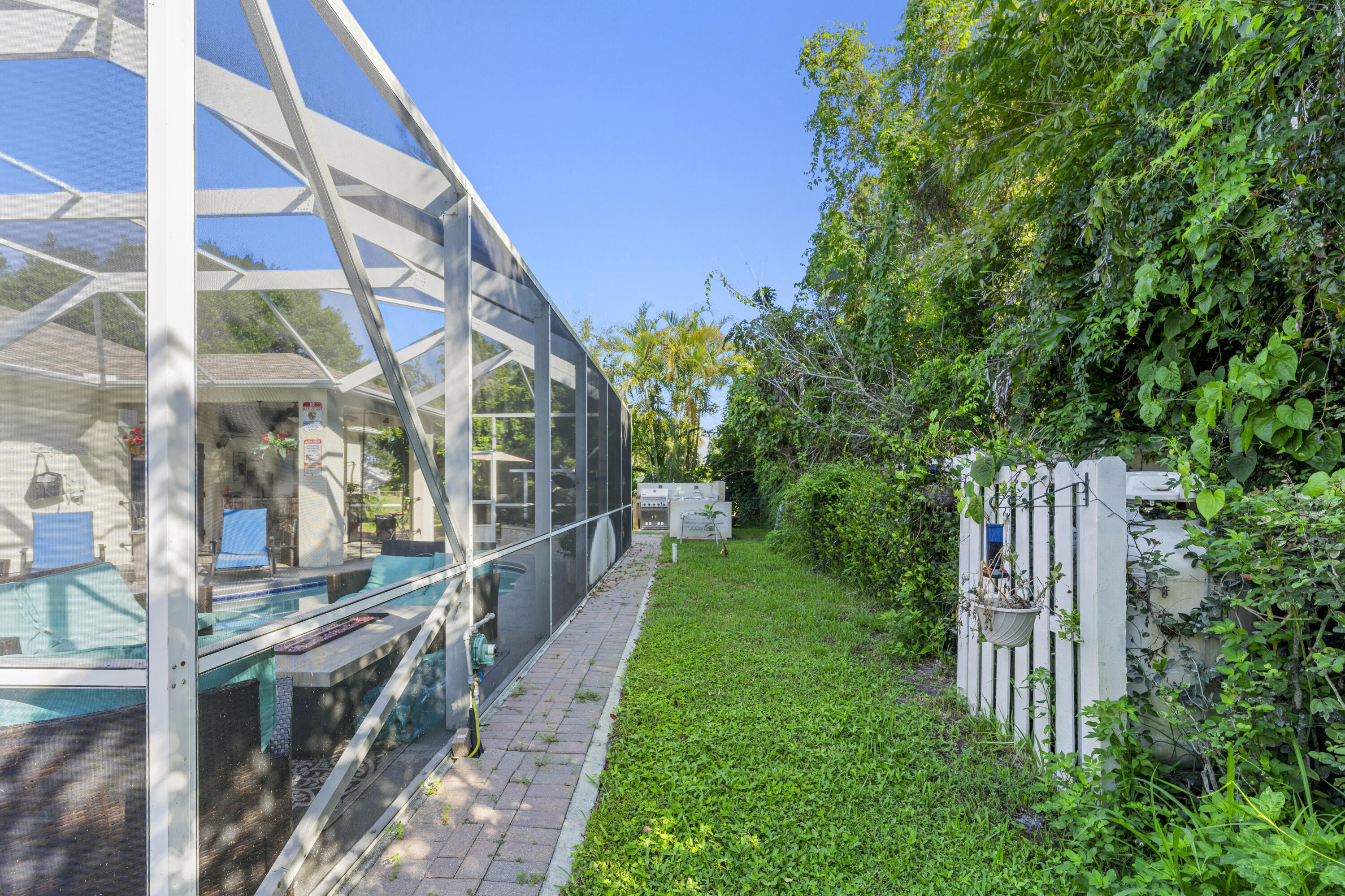 SEBASTIAN HIGHLANDS UNIT 10 - Residential