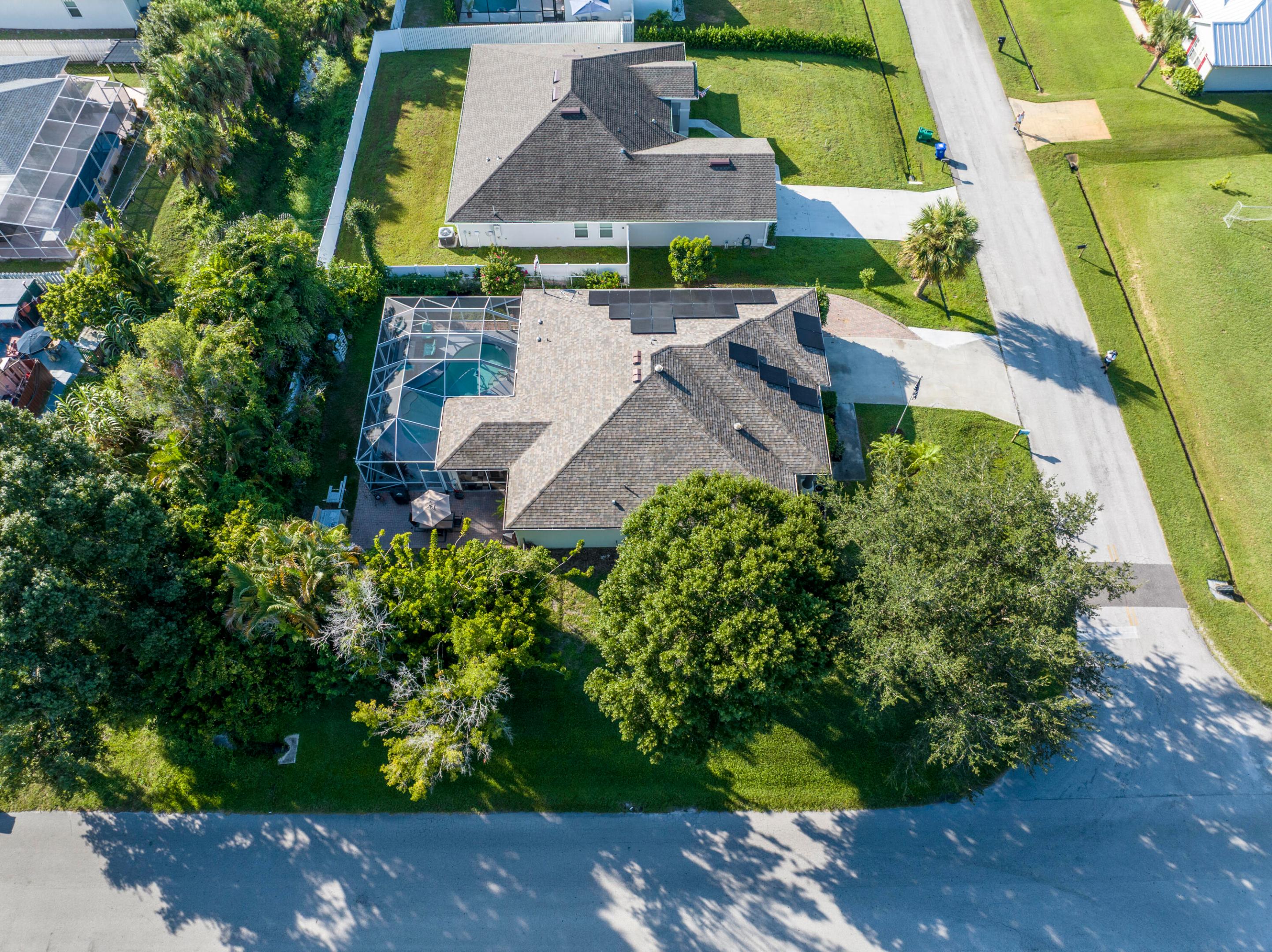 SEBASTIAN HIGHLANDS UNIT 10 - Residential