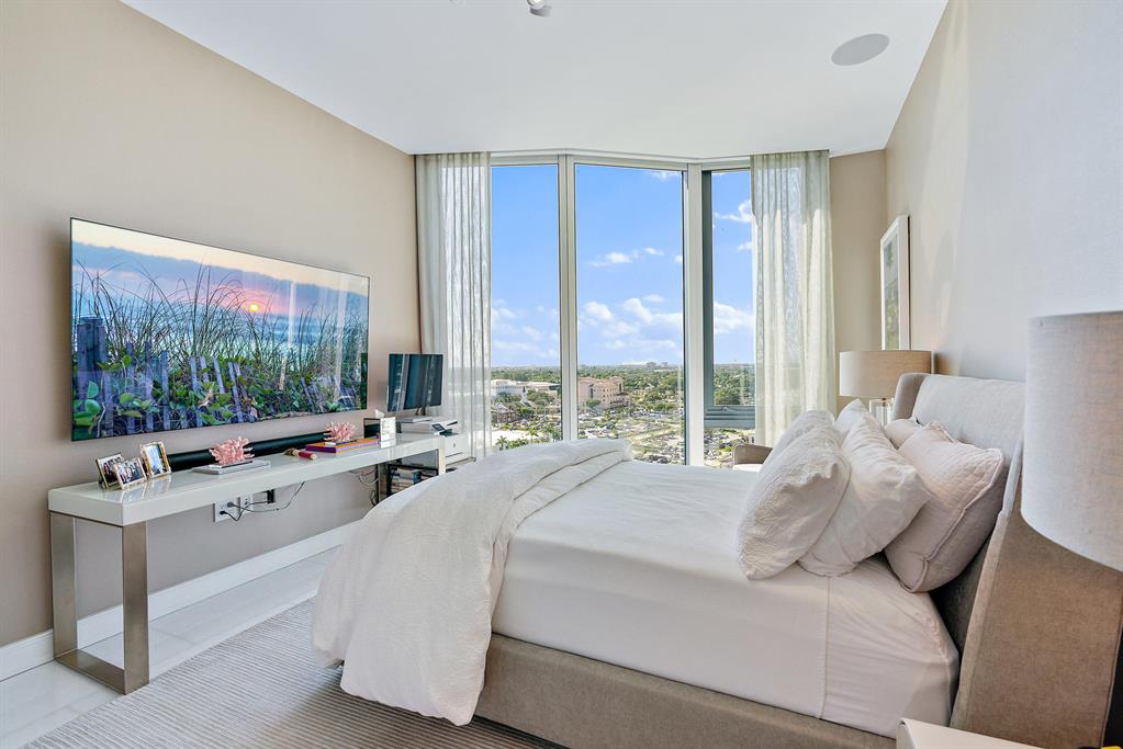 BRISTOL CONDO - Residential