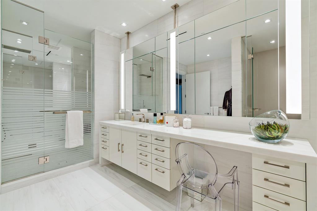 BRISTOL CONDO - Residential