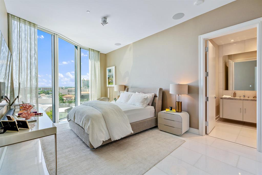 BRISTOL CONDO - Residential