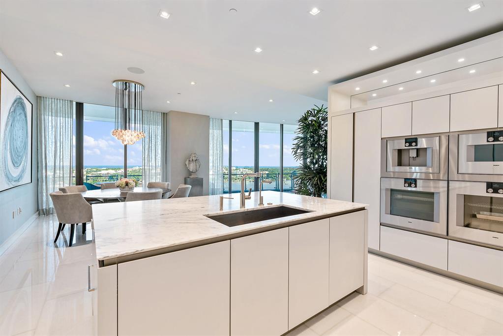 BRISTOL CONDO - Residential