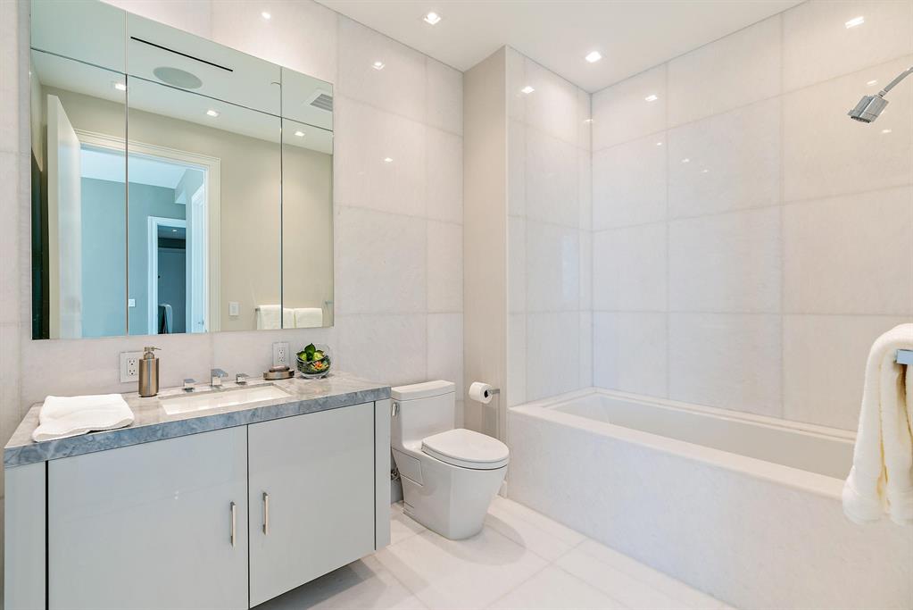 BRISTOL CONDO - Residential