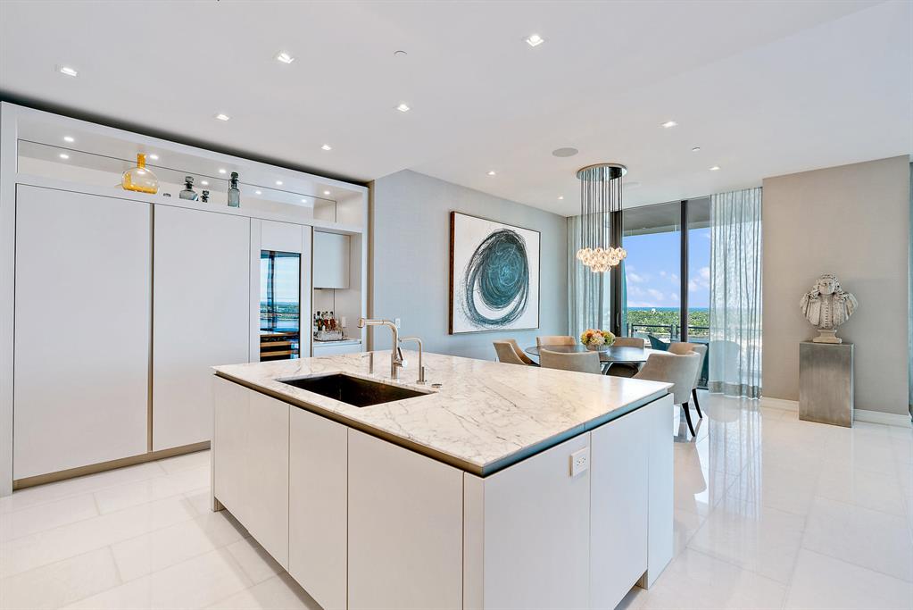 BRISTOL CONDO - Residential