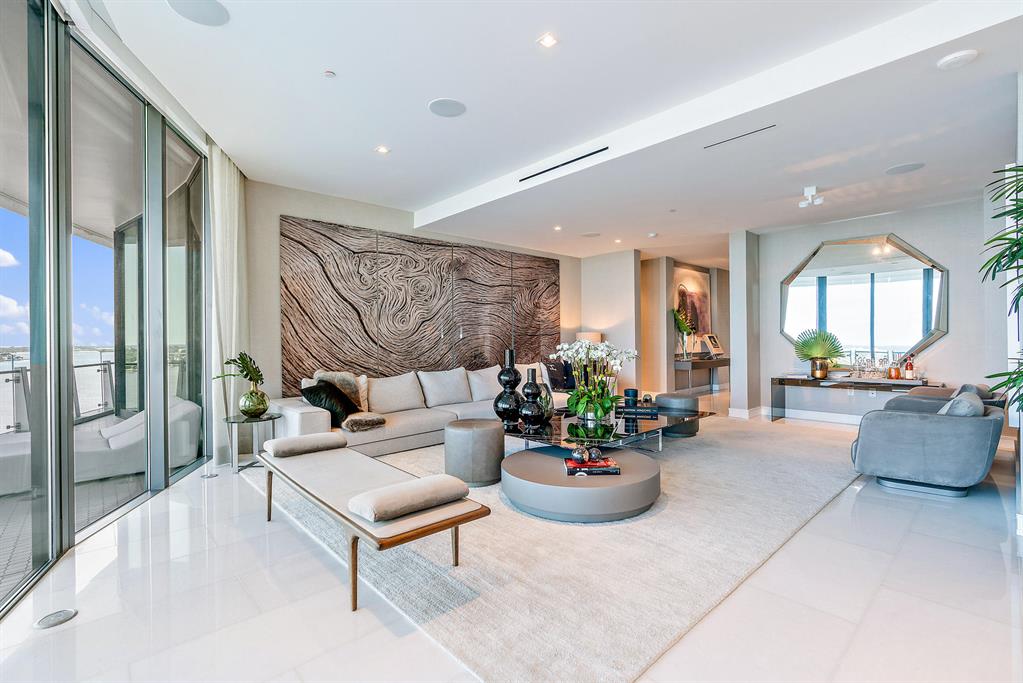 BRISTOL CONDO - Residential