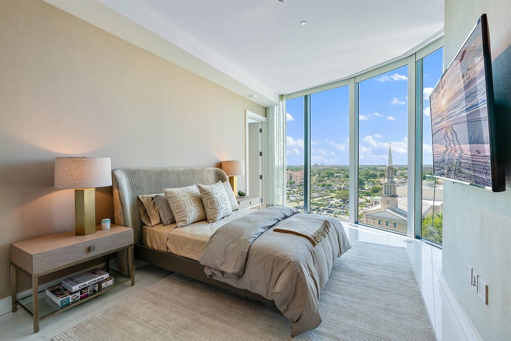 BRISTOL CONDO - Residential