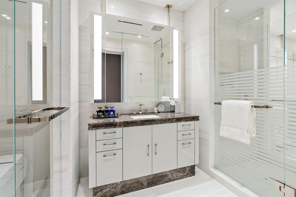 BRISTOL CONDO - Residential