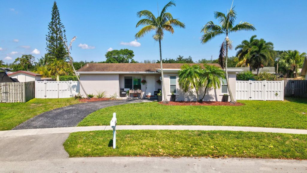 Photo of 4221 NW 118th Avenue, Sunrise, FL 33323 (MLS # R11091258)