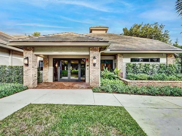 WOODFIELD HUNT CLUB II - Residential