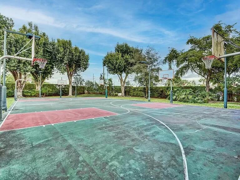 WOODFIELD HUNT CLUB II - Residential