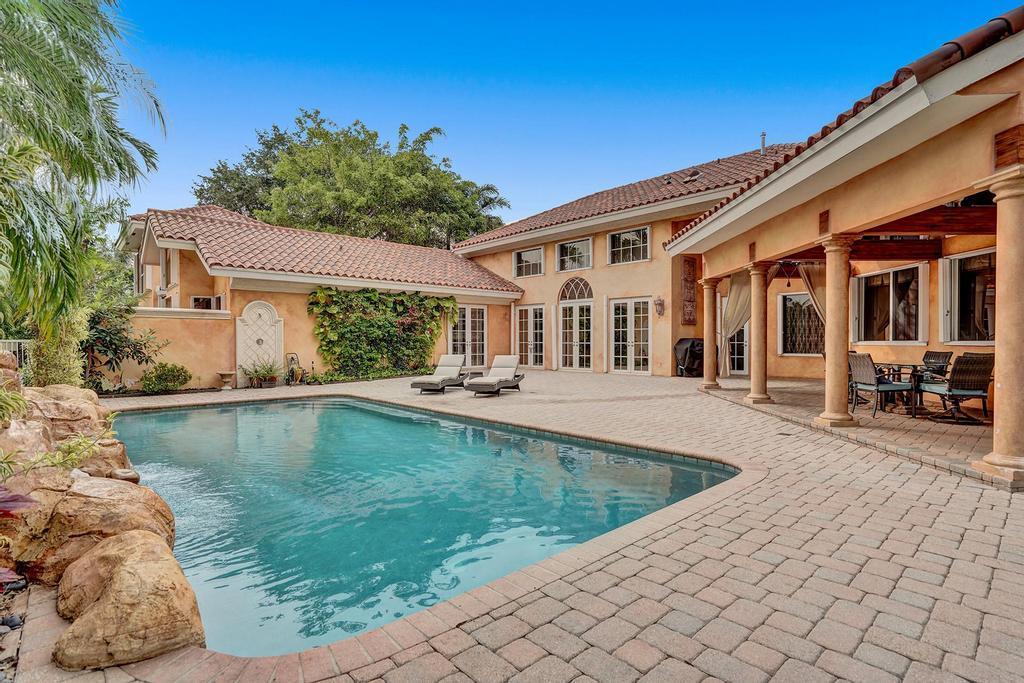 WOODFIELD HUNT CLUB II - Residential