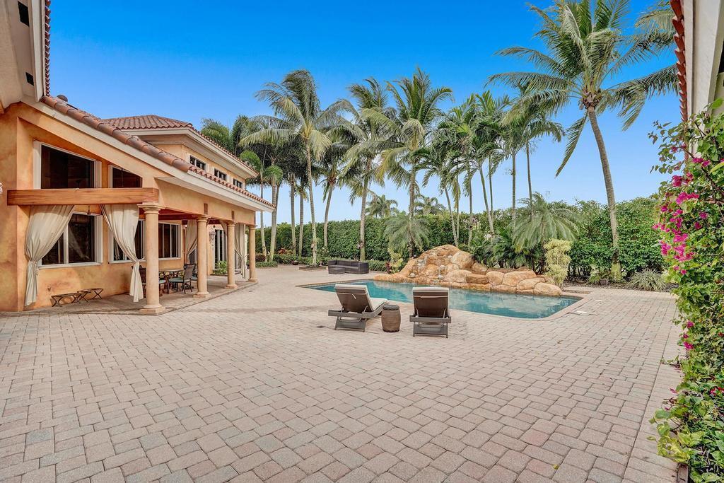 WOODFIELD HUNT CLUB II - Residential