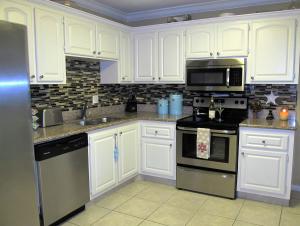 PALM BEACH GARDENS ESTATE - Residential Lease