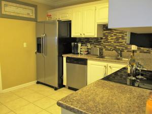 PALM BEACH GARDENS ESTATE - Residential Lease