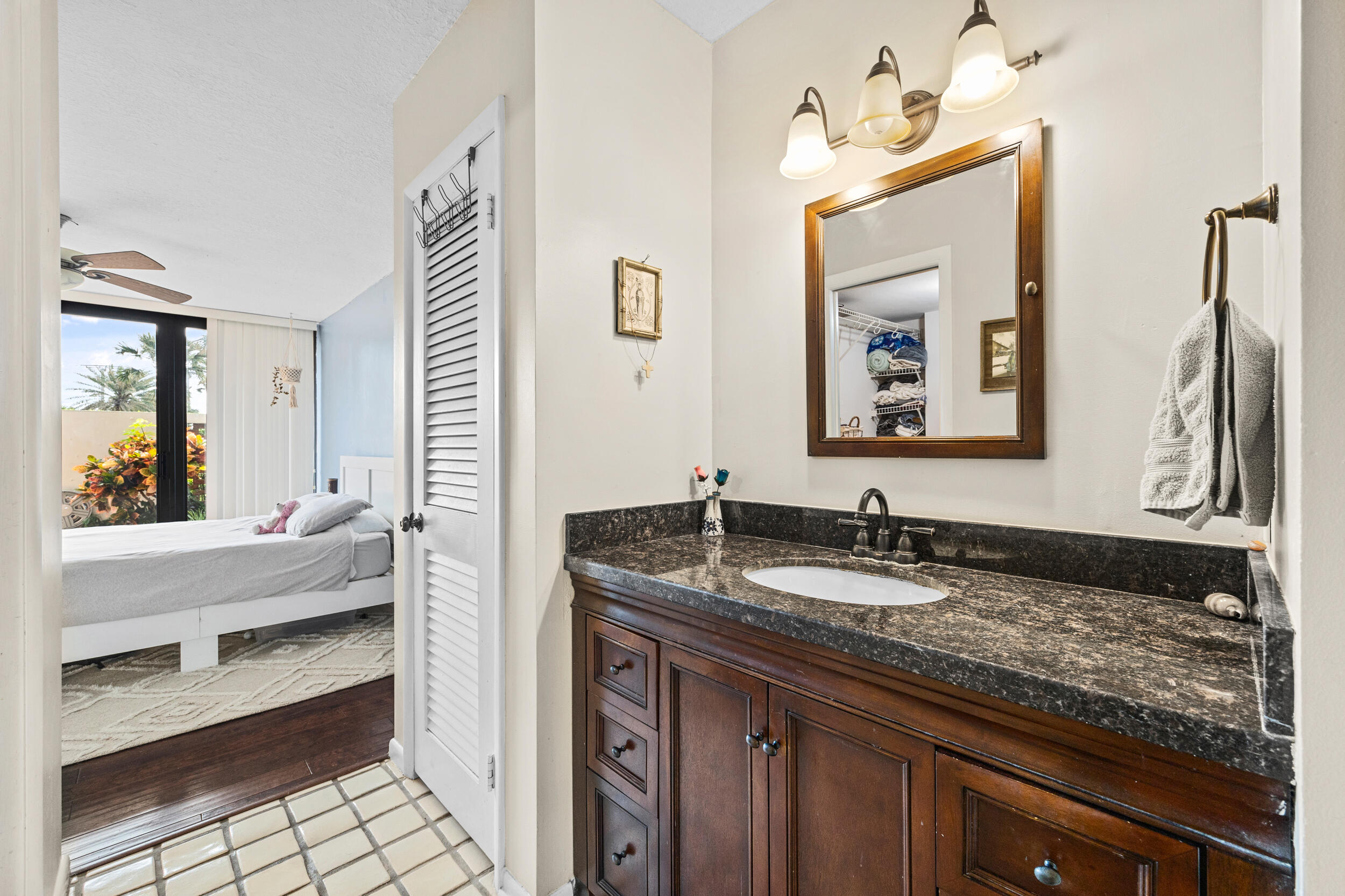 OCEAN VILLAS CONDO APTS - Residential