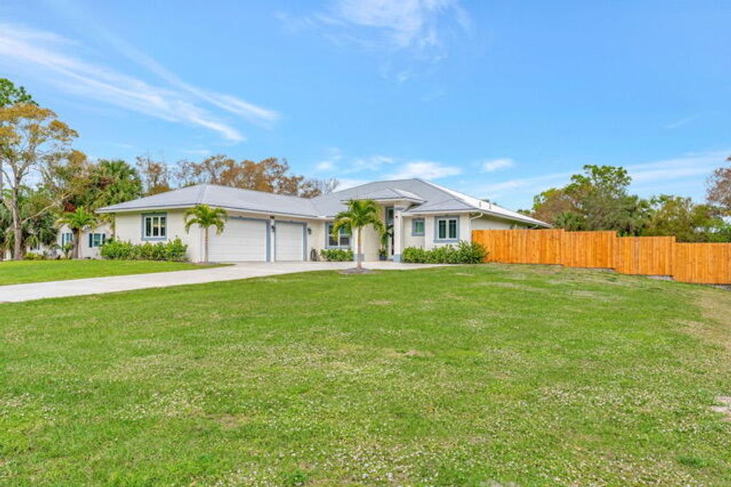 Photo of 10231 176th Lane N, Jupiter, FL 33478 (MLS # R11145795)