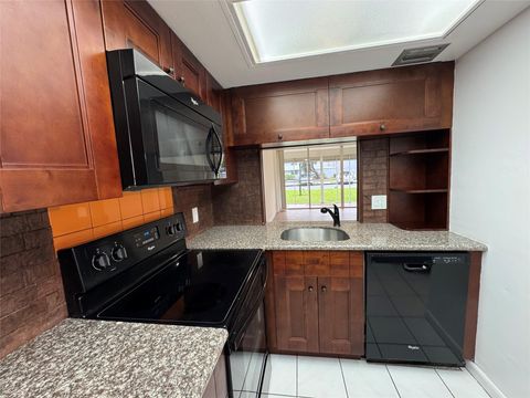 116 Royal Park Dr 1D Oakland Park FL 33309