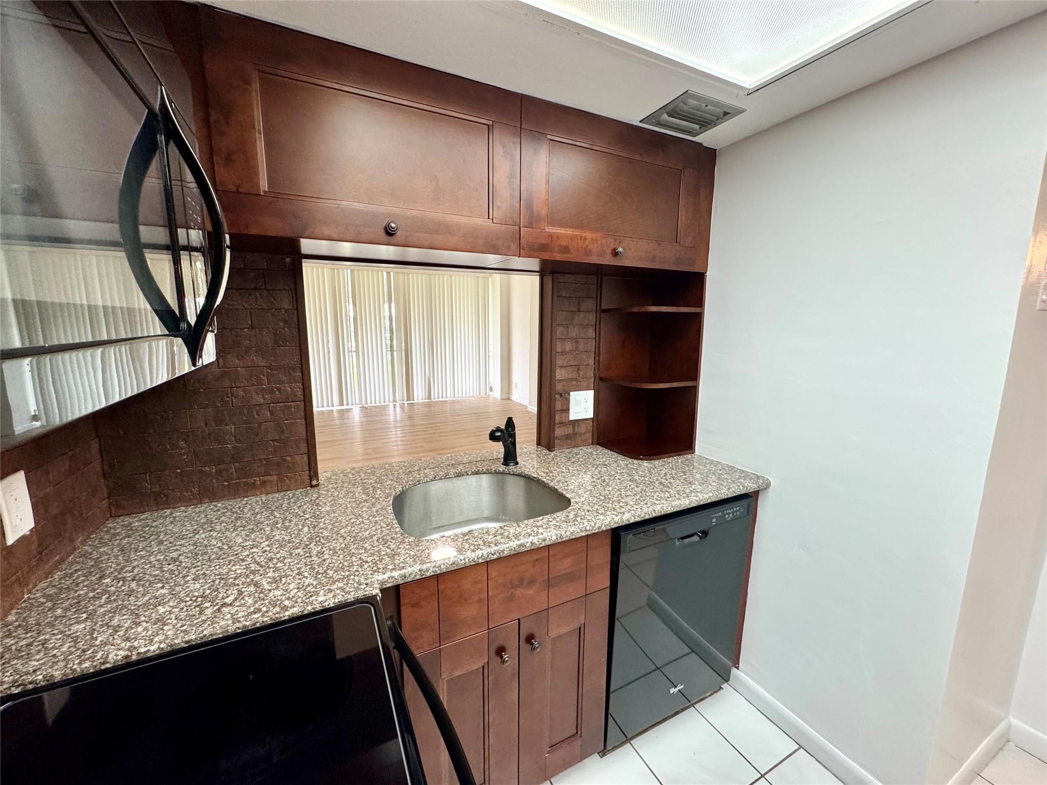 116 Royal Park Dr 1D