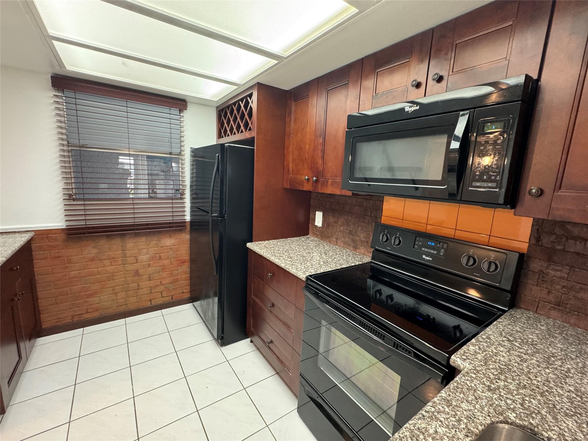 116 Royal Park Dr 1D