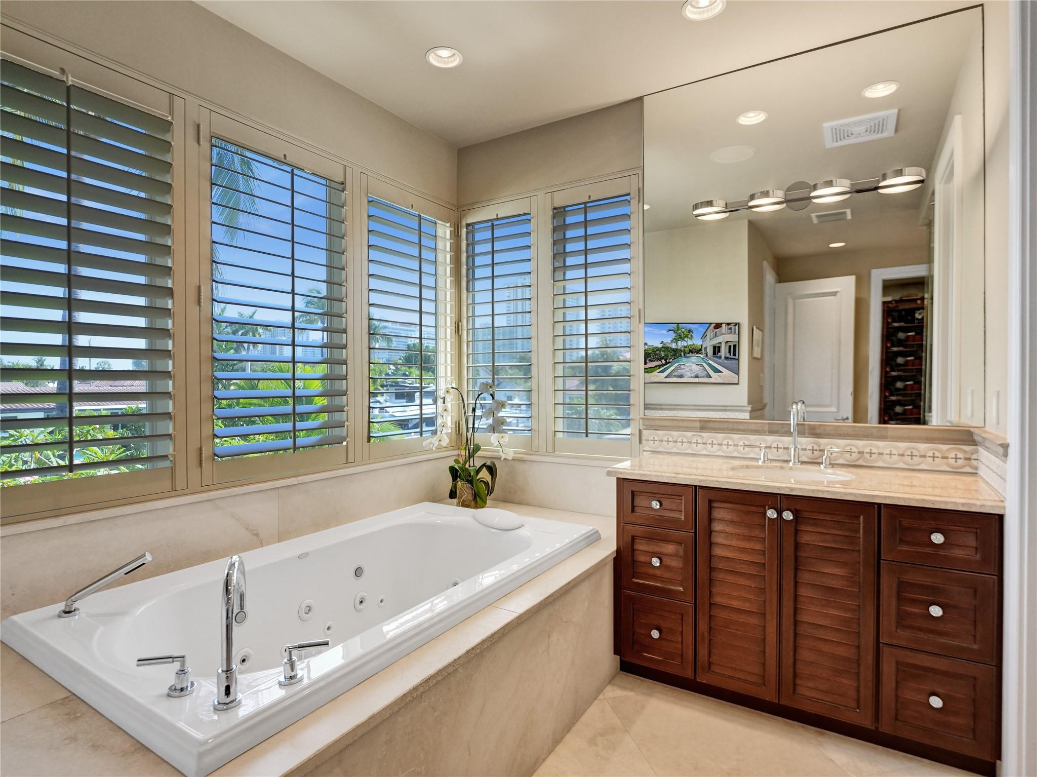 Bermuda-Riviera - Residential