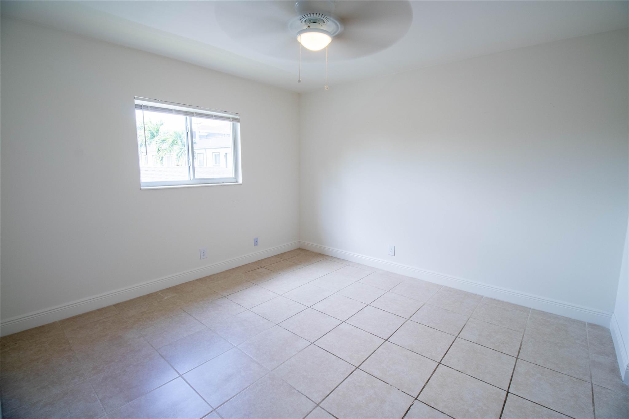 Hollywood Lakes - Residential Lease