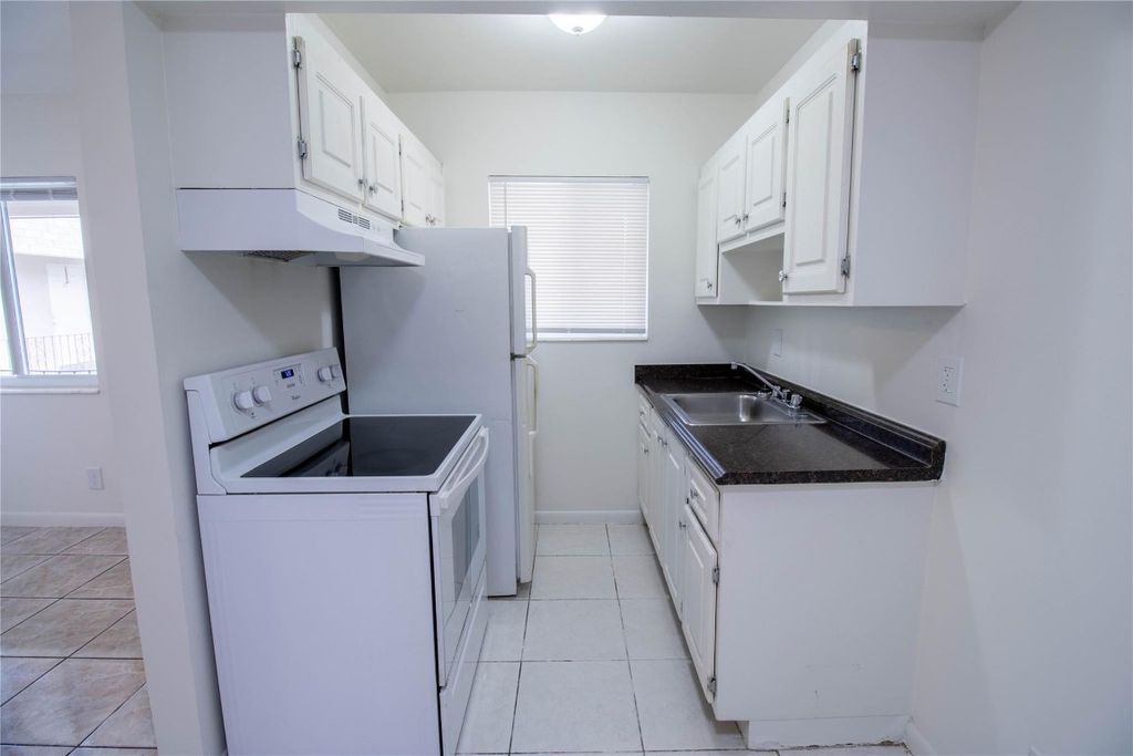 Photo of 1727 Liberty Street #13, Hollywood, FL 33020 (MLS # F10536336)