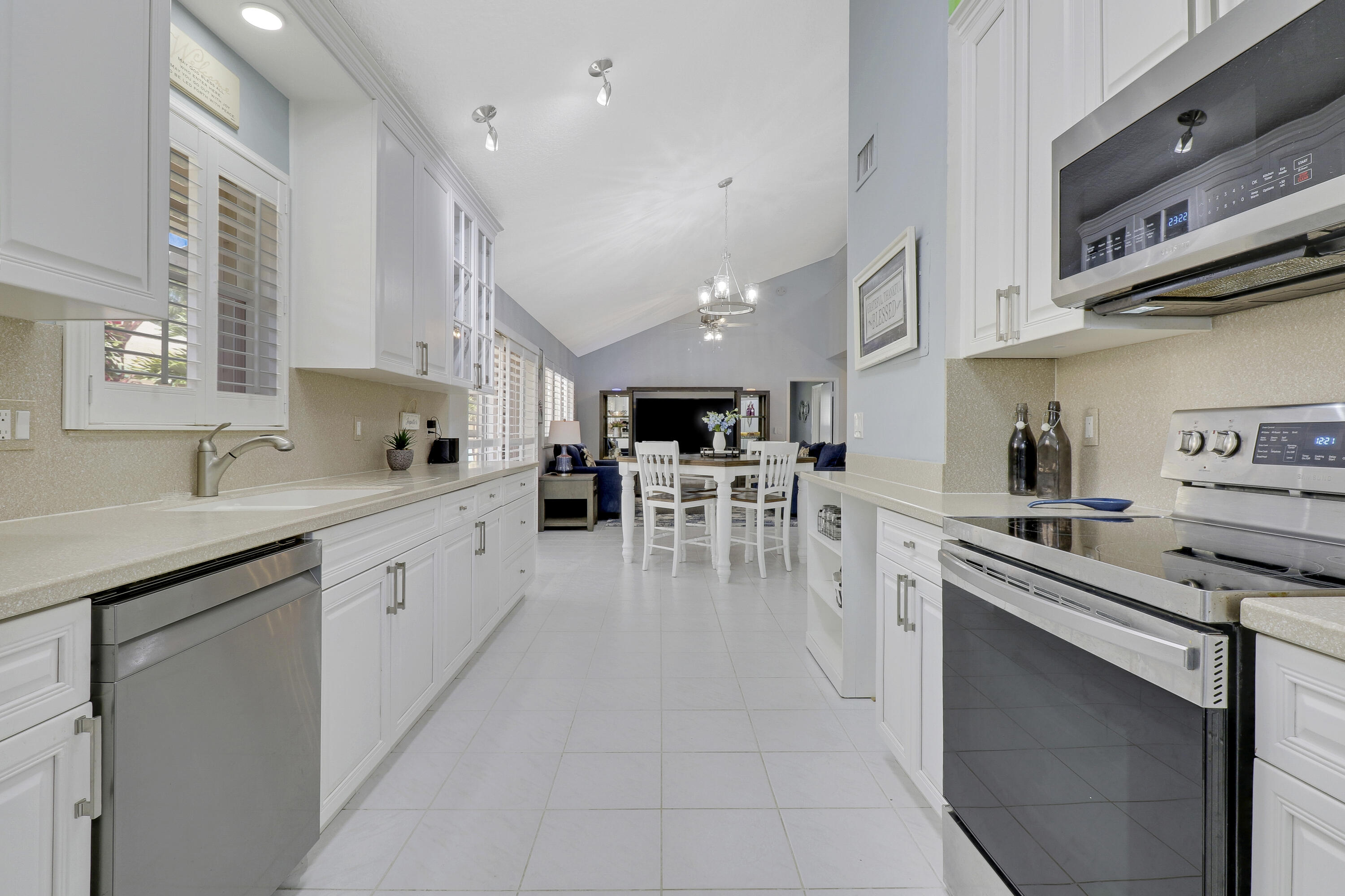 MAPLECREST - Residential