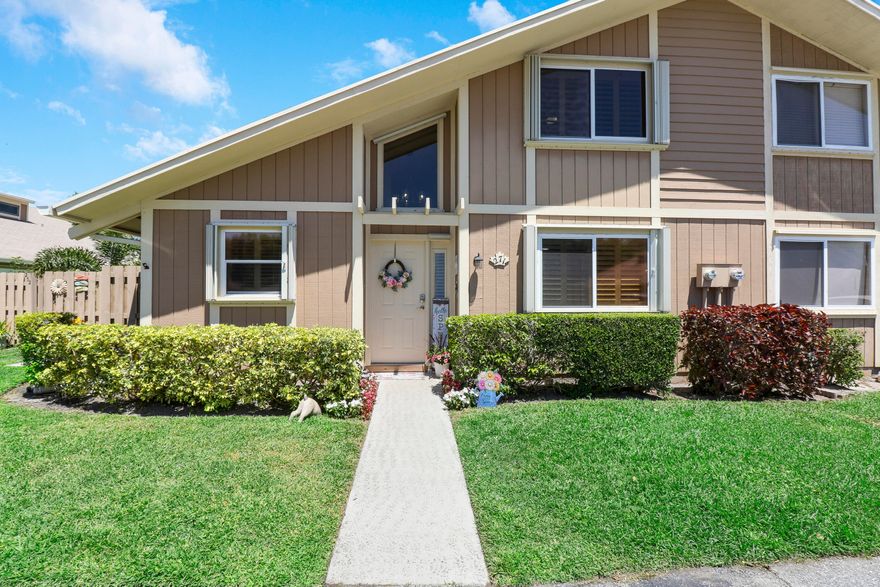 Renovated, this is a beautiful light, bright open concept townhome  with 4 bedrooms and 3 full baths!.  Absolutely turnkey.   2 bedrooms and 2 full baths downstairs - the primary bedroom being one.  The primary offers two closets, dual sinks and walk in shower.  Upstairs there  is a full bath and  2 bedrooms, one facing the lake view, and a loft as a flex space. SS Kitchen Appliances, Water Heater, Washer and Dryer all replaced about 3 years ago.  AC in 2017. Lots of cabinet space and storage.  Escape to the beautiful 40 ft. fully tiled patio with tropical landscaping and special night lighting for cool evenings.  Located in the heart of Jupiter with easy access to freeways, A1A or Highway 1.  Less than 3 miles from Jupiter Beach.  Easy access to restaurants and stores.