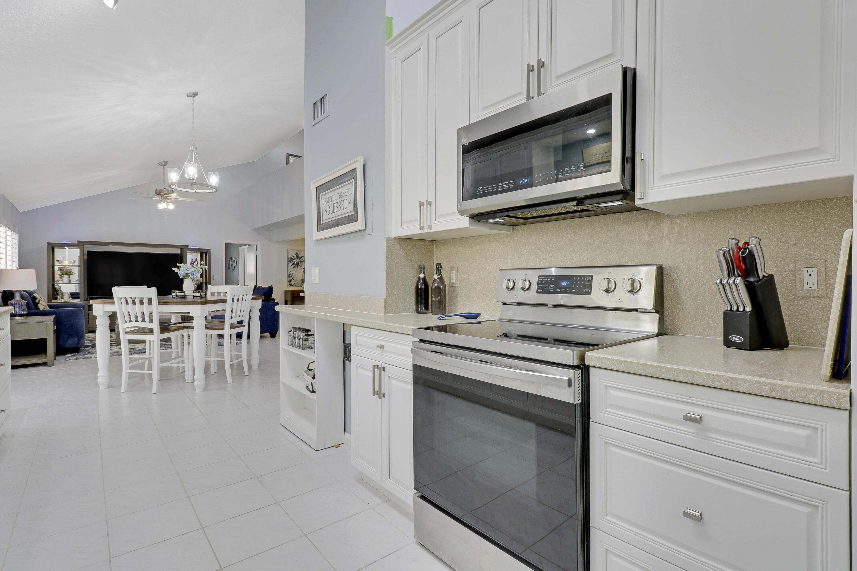 MAPLECREST - Residential