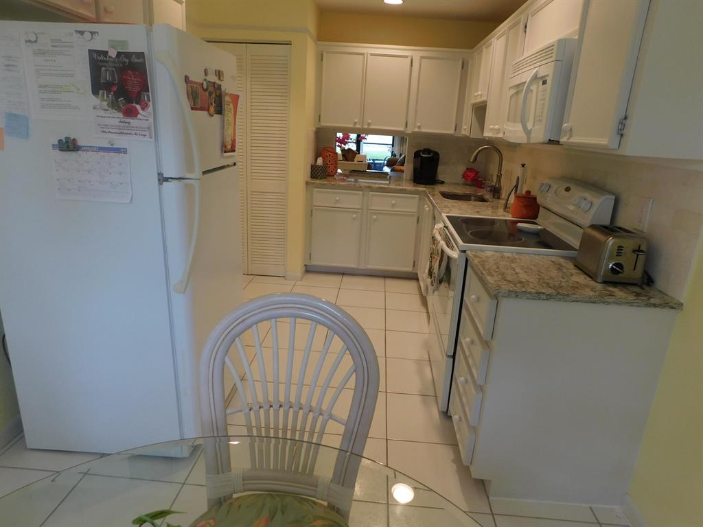 SOUTHPORT AT HUNTERS RUN CONDO - Residential