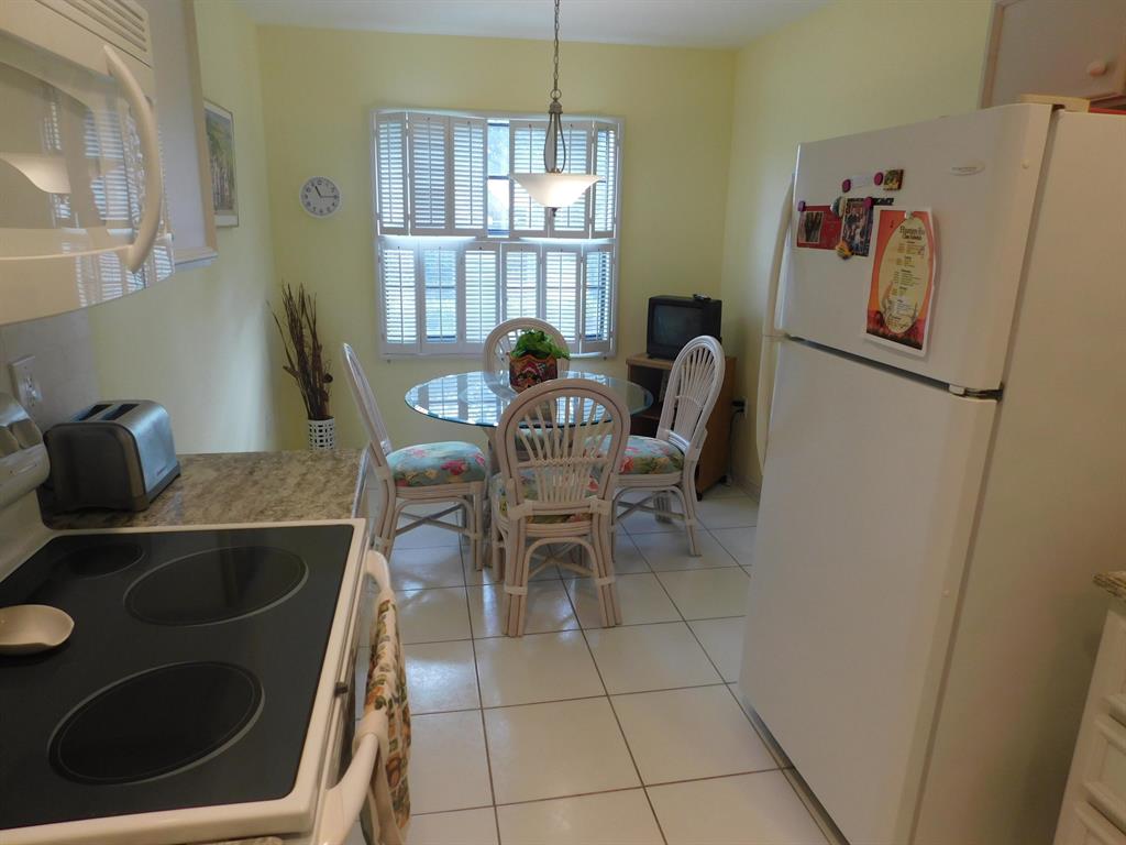 SOUTHPORT AT HUNTERS RUN CONDO - Residential