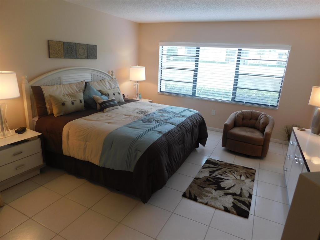 SOUTHPORT AT HUNTERS RUN CONDO - Residential