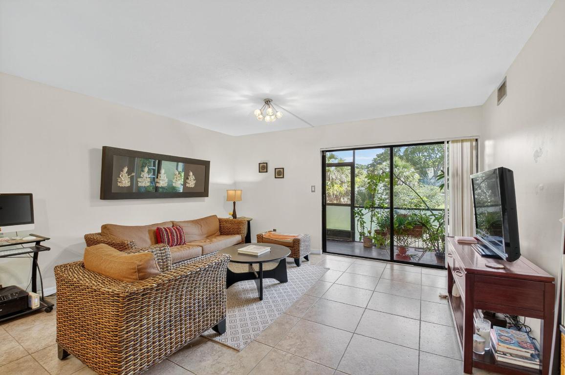 900 SW 9th Street Circle 102