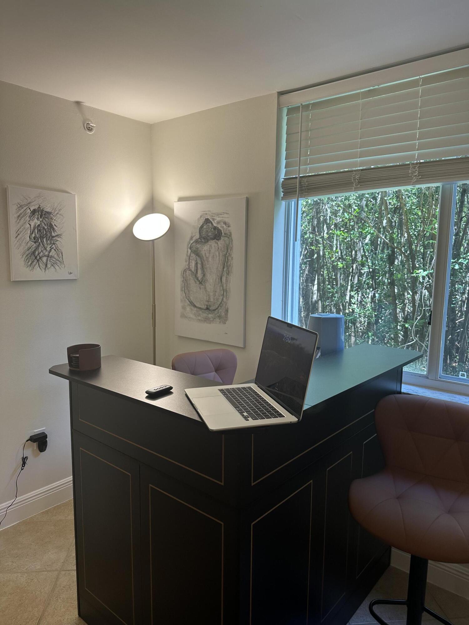 HYPOLUXOS MARINERS CAY CONDO - Residential