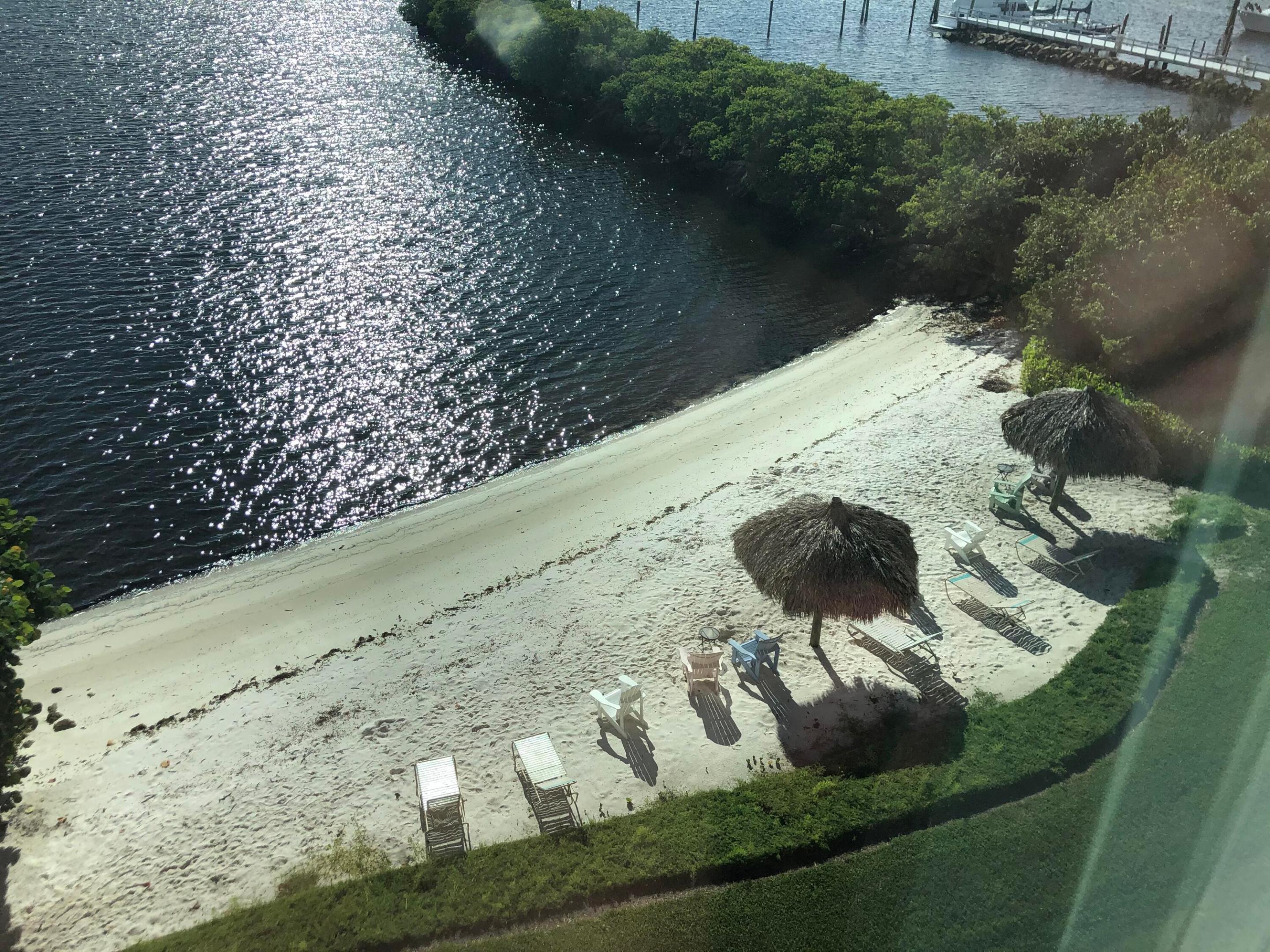 HYPOLUXOS MARINERS CAY CONDO - Residential