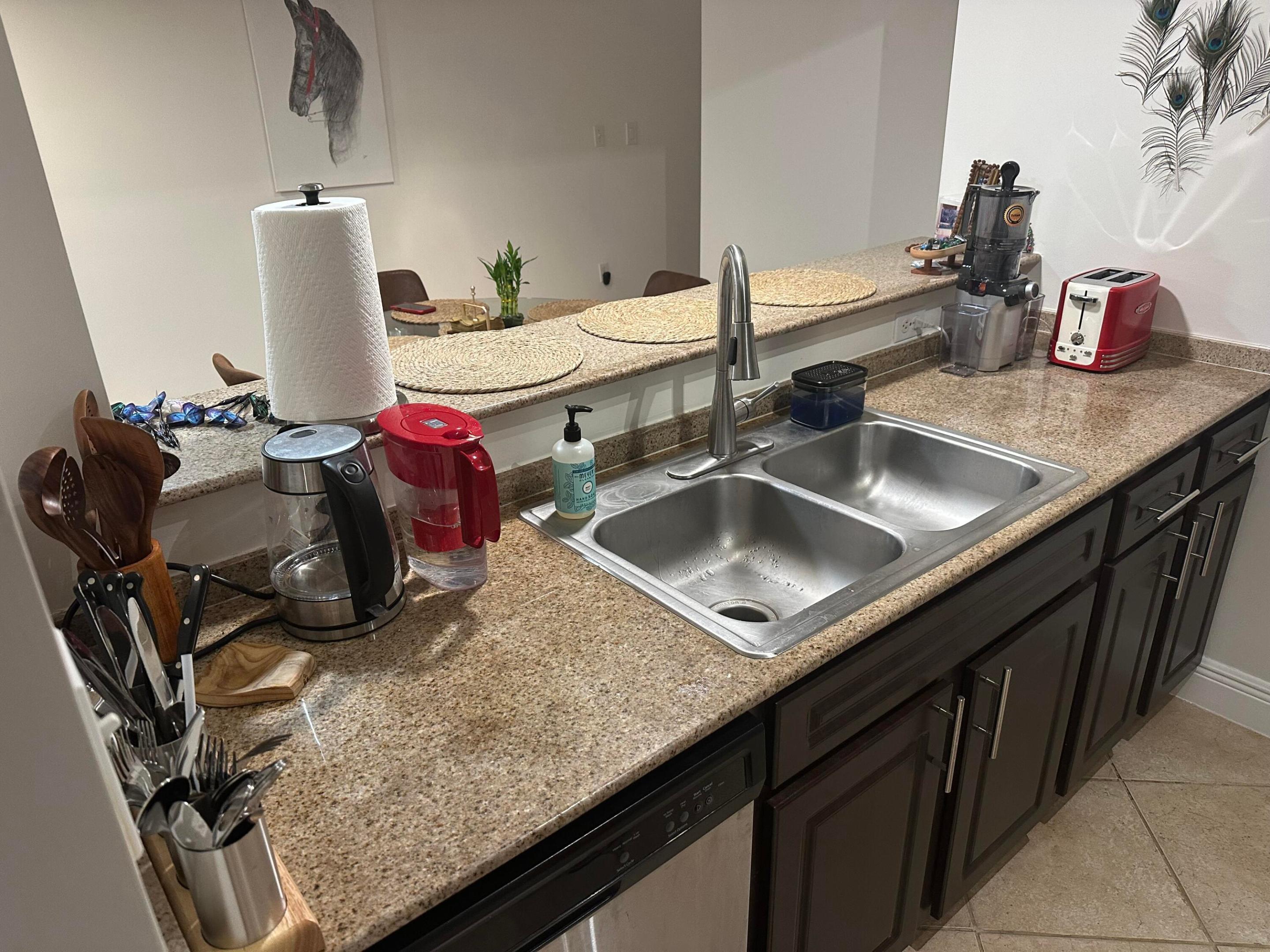 HYPOLUXOS MARINERS CAY CONDO - Residential
